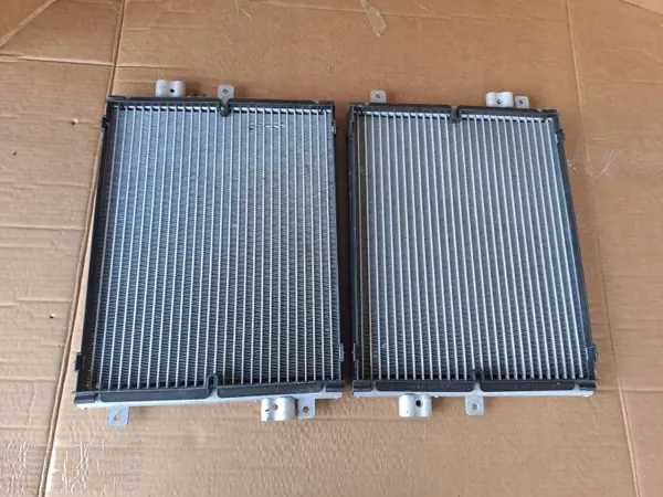 Radiateur d'eau Porsche 911 OEM 99757371100 image 2