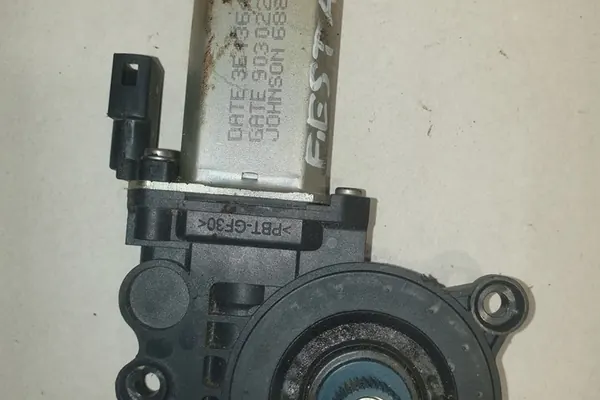 Etupään oikea ikkuna moottori FORD FIESTA V image 3