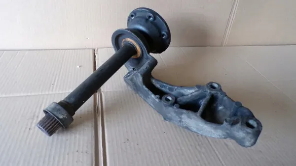 VW T4 2.5 TDI moottorin tuki OEM 02G409905 image 5