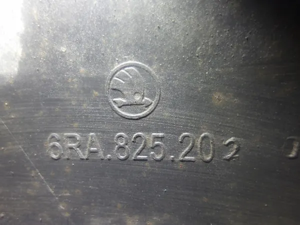 Alustasuojus OEM 6RA825202 oikea puoli image 6
