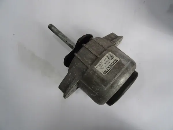 Linker motorsteun Porsche Panamera OE 94837505704 image 4