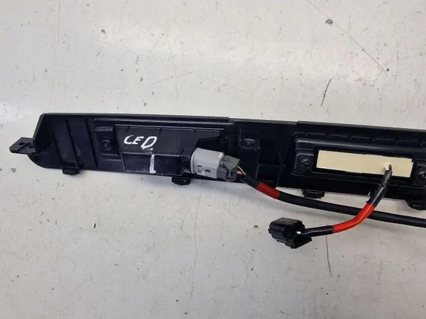 Feu de plaque KIA Ceed 2022 OEM 87312J7GA0 image 4
