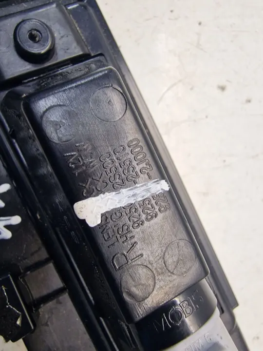Feu de plaque KIA Ceed 2022 OEM 87312J7GA0 image 7