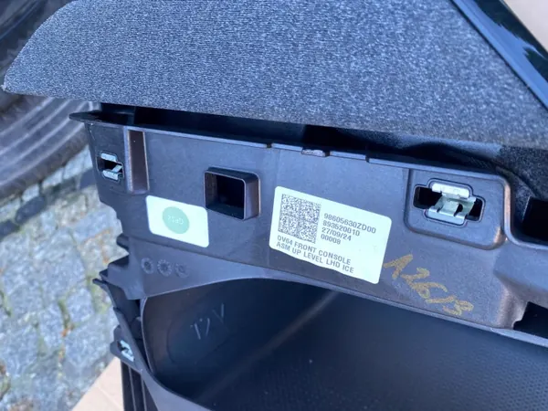 Opel Grandland X middenconsole armsteun OEM image 9