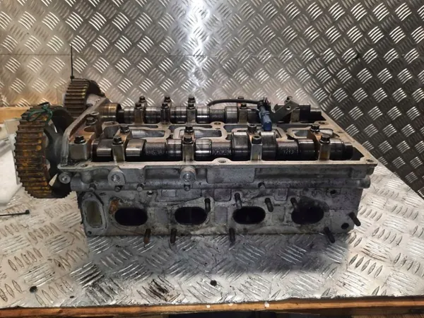Alfa Romeo 147 1.9 JTD Sylinterikansi - Käytetty image 2