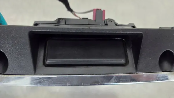 MERCEDES W169 Moldura de maletero A1697401993 image 10