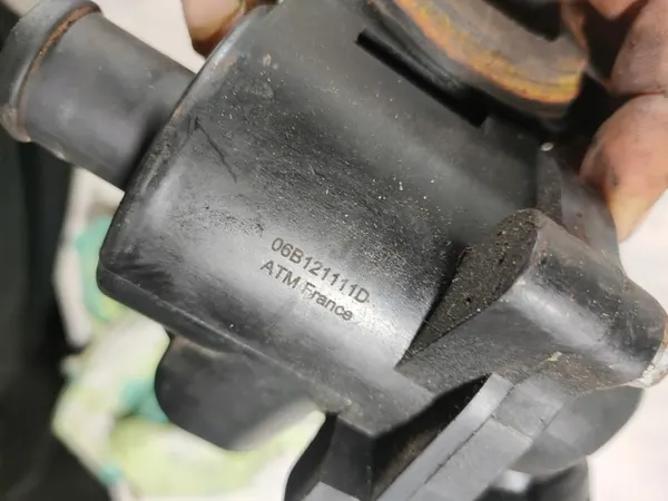 Carcaça do termostato 06B121111D VW SEAT SKODA image 2