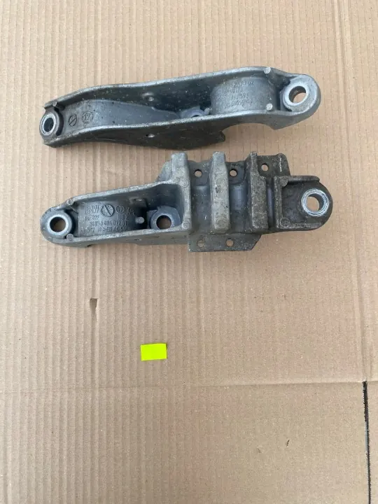 Support Stabilisateur BMW OEM 6884012 Côté Droit image 3