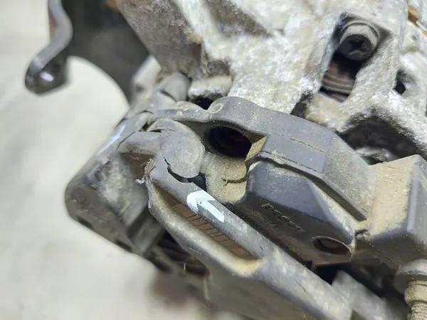 Vaihtovirtageneraattori Opel Astra 2.0 L OE 0124225002 image 6