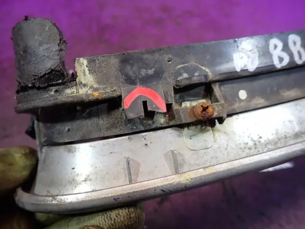BMW E46 01-06 Rechter Grillhefdeksel OEM Zawada-383355- image 4