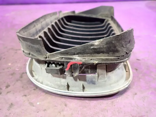 BMW E46 01-06 Rechter Grillhefdeksel OEM Zawada-383355- image 6