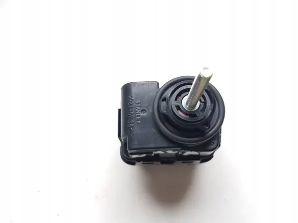 Motor ajustador farol Nissan OEM RUM34952 image 8