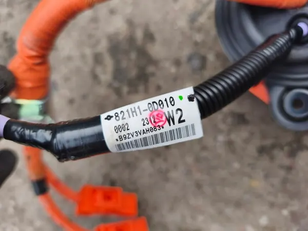 Câble batterie Toyota Yaris Cross OEM 821H1-0D010 image 5
