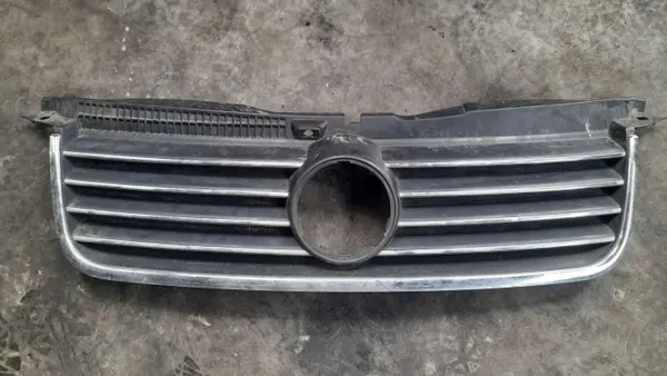 Calandre factice VW Passat B5 Lift FL 3B0853651L image 2