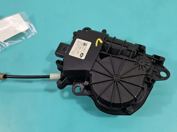Fecho de porta-malas OEM C03747-104 Jaguar XF II image 9