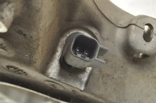 Volvo V60 II S60 III oikea etunivela OEM 31476316 image 7