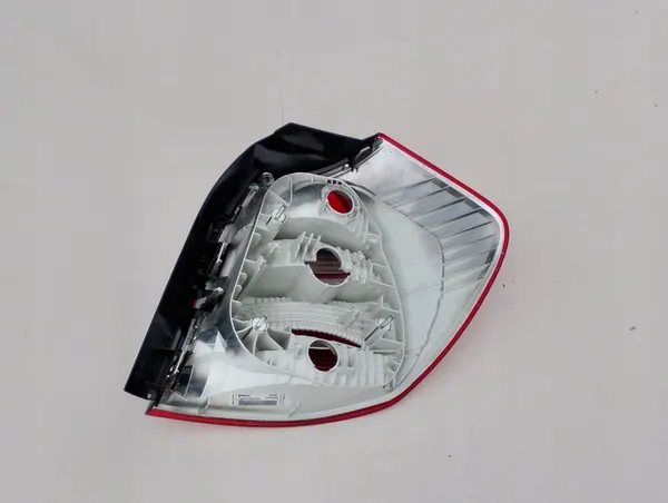 BMW 1 E81 E87 Luz Trasera Izquierda 07-11 image 5