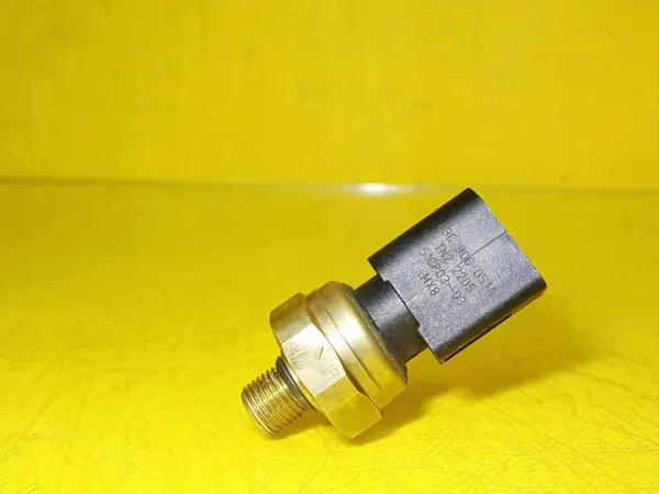 Sensor Pressão Combustível OEM DRC101218 VW Touran image 2