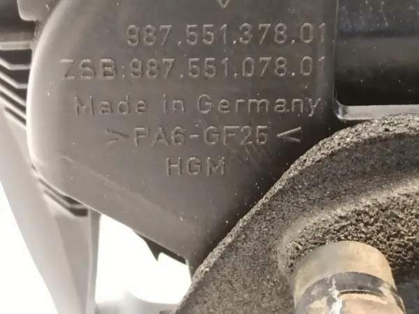 Porsche Boxster öljytäyttökorkki OEM 98755137801 image 4