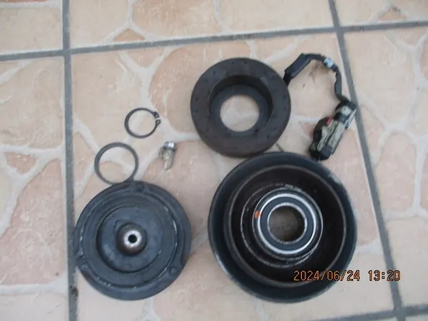 Embrayage de compresseur A/C Chrysler Pacifica 04-06 image 1