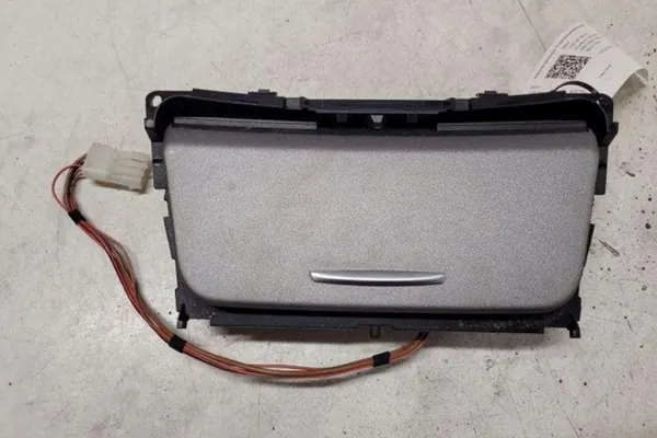 Tuhkakuppi BMW OEM 92875 1-sarja E87 2008 image 3