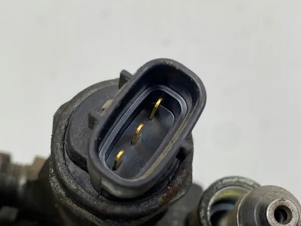 2009 Mazda 6 Tuyau de carburant image 3