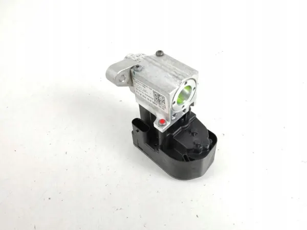 Soupape de Chauffage Porsche Taycan OEM 4M0816702A image 2