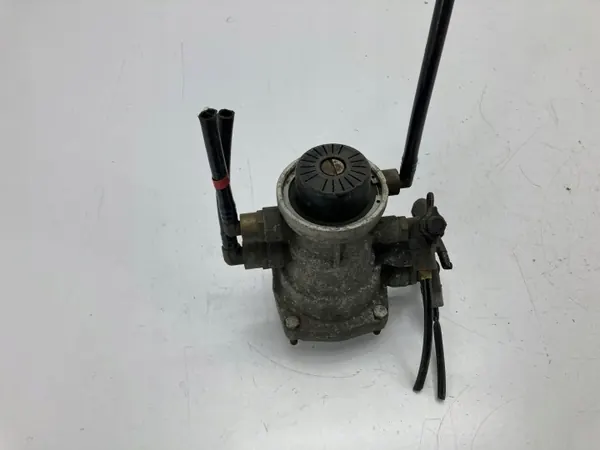 Soupape Commande Remorque Renault Magnum OEM 5010260938N image 3