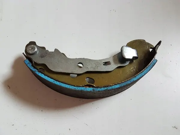 2012 Nissan Note Handbrake Shoes D4112BH00A image 3