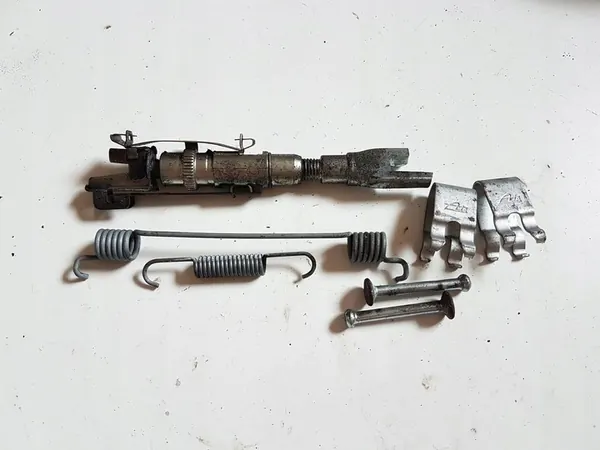 2012 Nissan Note Handbrake Shoes D4112BH00A image 6