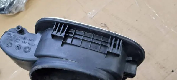 Audi Q5 SQ5 bränslelucka OEM 8R0809999B - Begagnad image 8