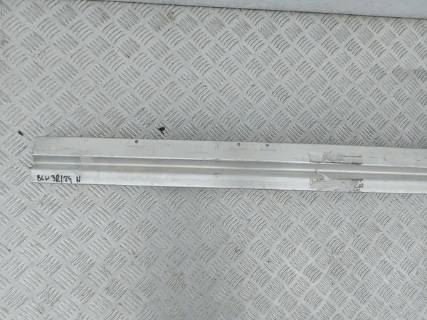 Etupuskuri BMW X3 E83 Uusi OEM 51113439780 image 2