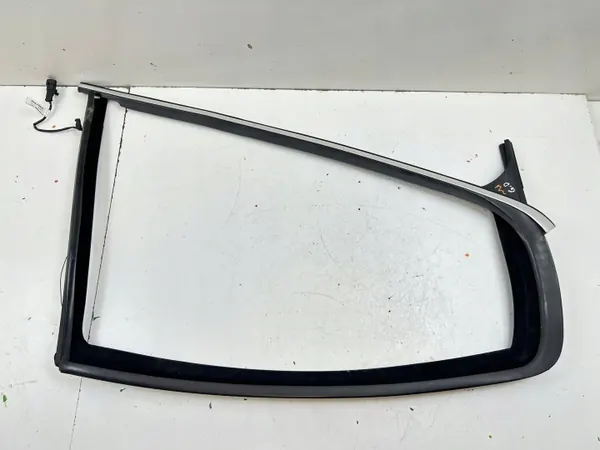 Maserati Quattroporte achterdeur raamrubber OEM MAM83027 image 2