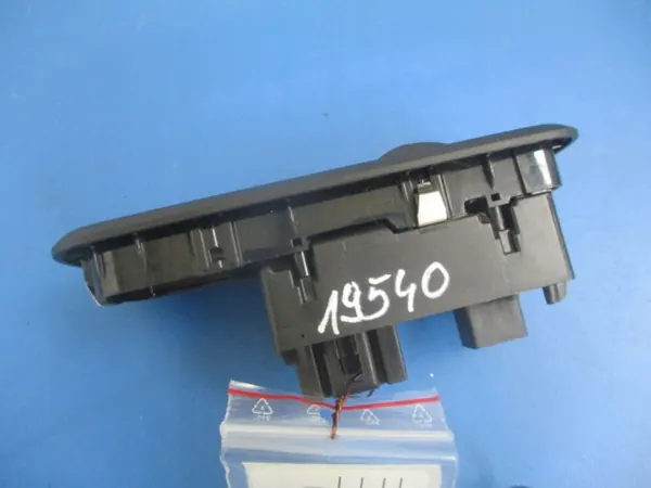 Ford Fiesta MK7 Raamschakelaars voor 2 Ramen OEM image 3