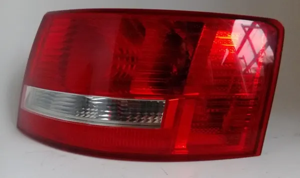 AUDI A6 Sedán Luz Trasera Derecha 4F5 945 096 D image 3