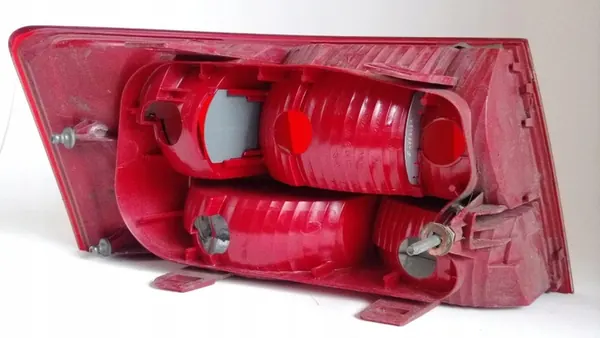 AUDI A6 Sedán Luz Trasera Derecha 4F5 945 096 D image 4