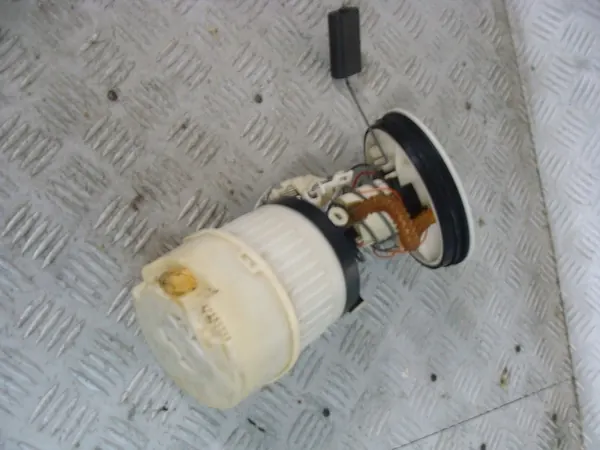 Bomba de Combustível Ford Focus MK2 1.6 16V 3M51-9H307 image 2