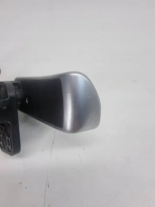 Poignée d'ouverture capot Bentley OEM 3W082353A image 3