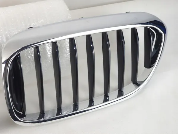 BMW 5 G30 G31 Kidney Grilles Original Complete Left Right image 3