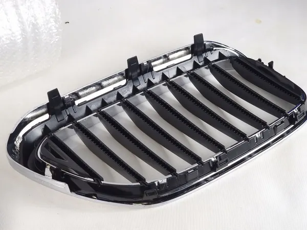 BMW 5 G30 G31 Kidney Grilles Original Complete Left Right image 6