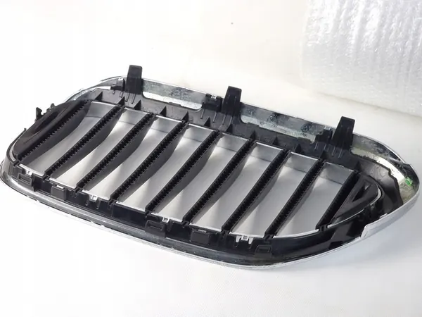 BMW 5 G30 G31 Kidney Grilles Original Complete Left Right image 7