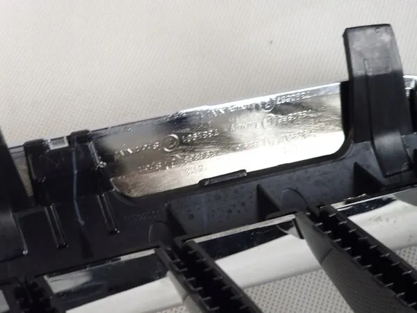 BMW 5 G30 G31 Kidney Grilles Original Complete Left Right image 8