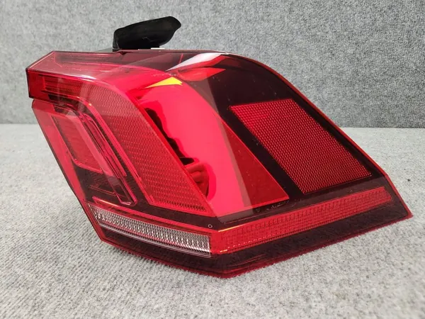 Luz trasera LED derecha - VW Tiguan II 2016-2020 image 2