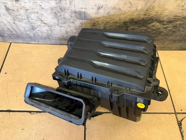 VW Polo 2G Ilmansuodinkotelo OEM 2Q0129601R image 3