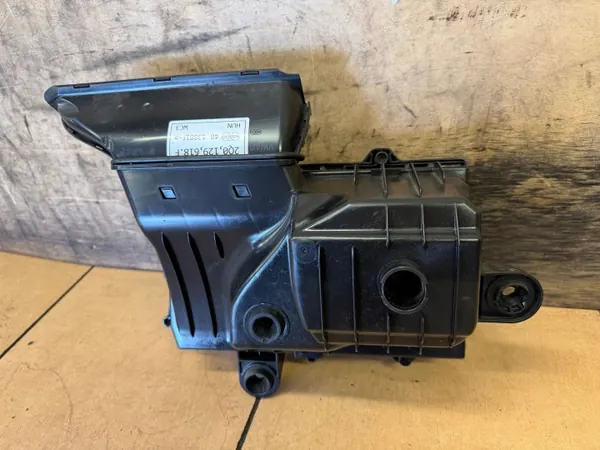 VW Polo 2G Ilmansuodinkotelo OEM 2Q0129601R image 5