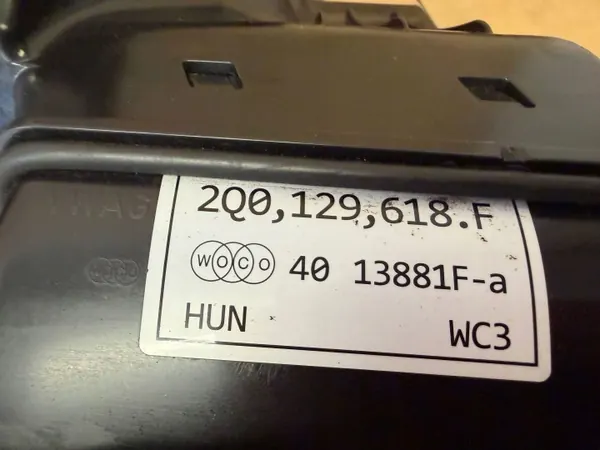 VW Polo 2G Ilmansuodinkotelo OEM 2Q0129601R image 6