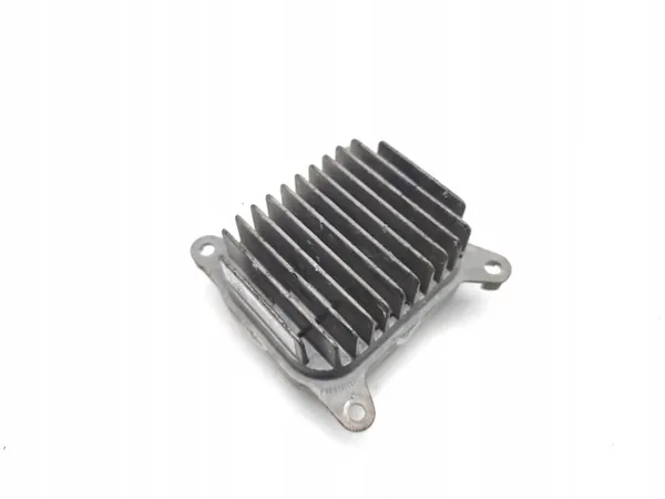 Tesla Model 3 LED-Scheinwerfer-Steuermodul 2020 image 2