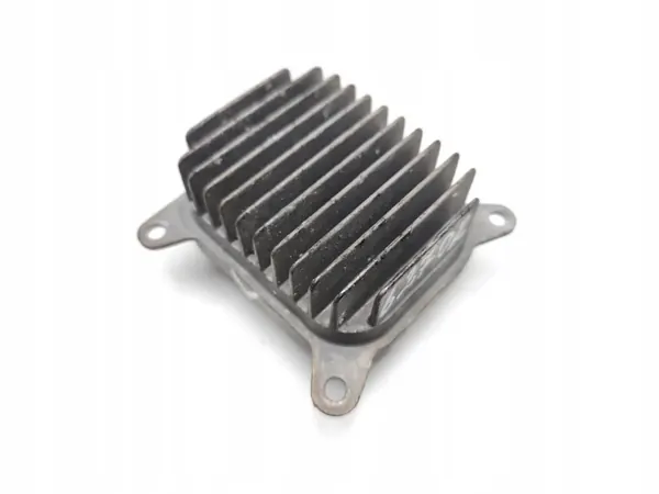 Tesla Model 3 LED-Scheinwerfer-Steuermodul 2020 image 10