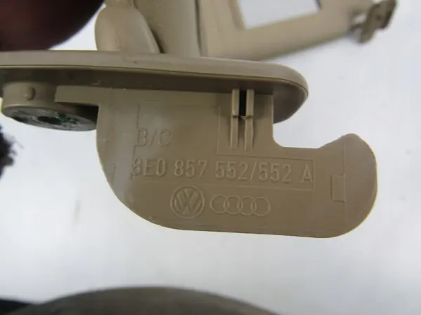 Audi A4 B7 vänster solskydd OEM 8E0857551 image 5