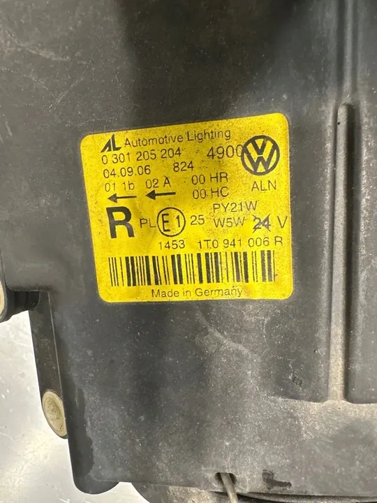Volkswagen Touran I 2003 Oikea Etuvalaisin image 7